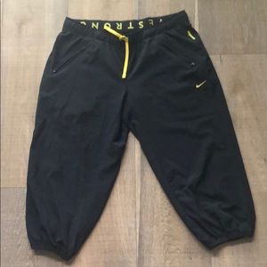 Nike Livestrong Dri-Fit Capri pants